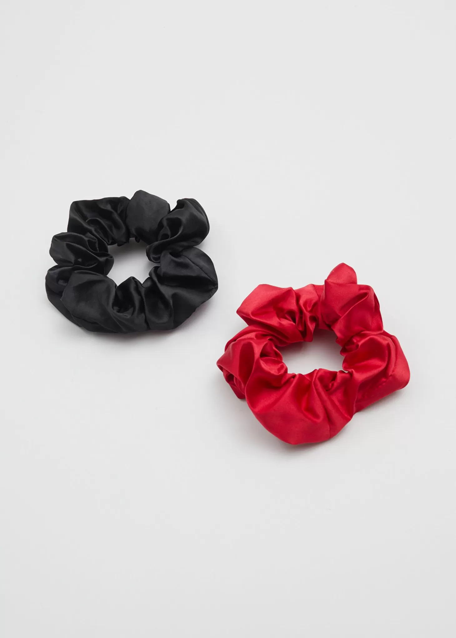 Hårtilbehør*& Other Stories 2-Pack Satin Scrunchies Burgund/Sort