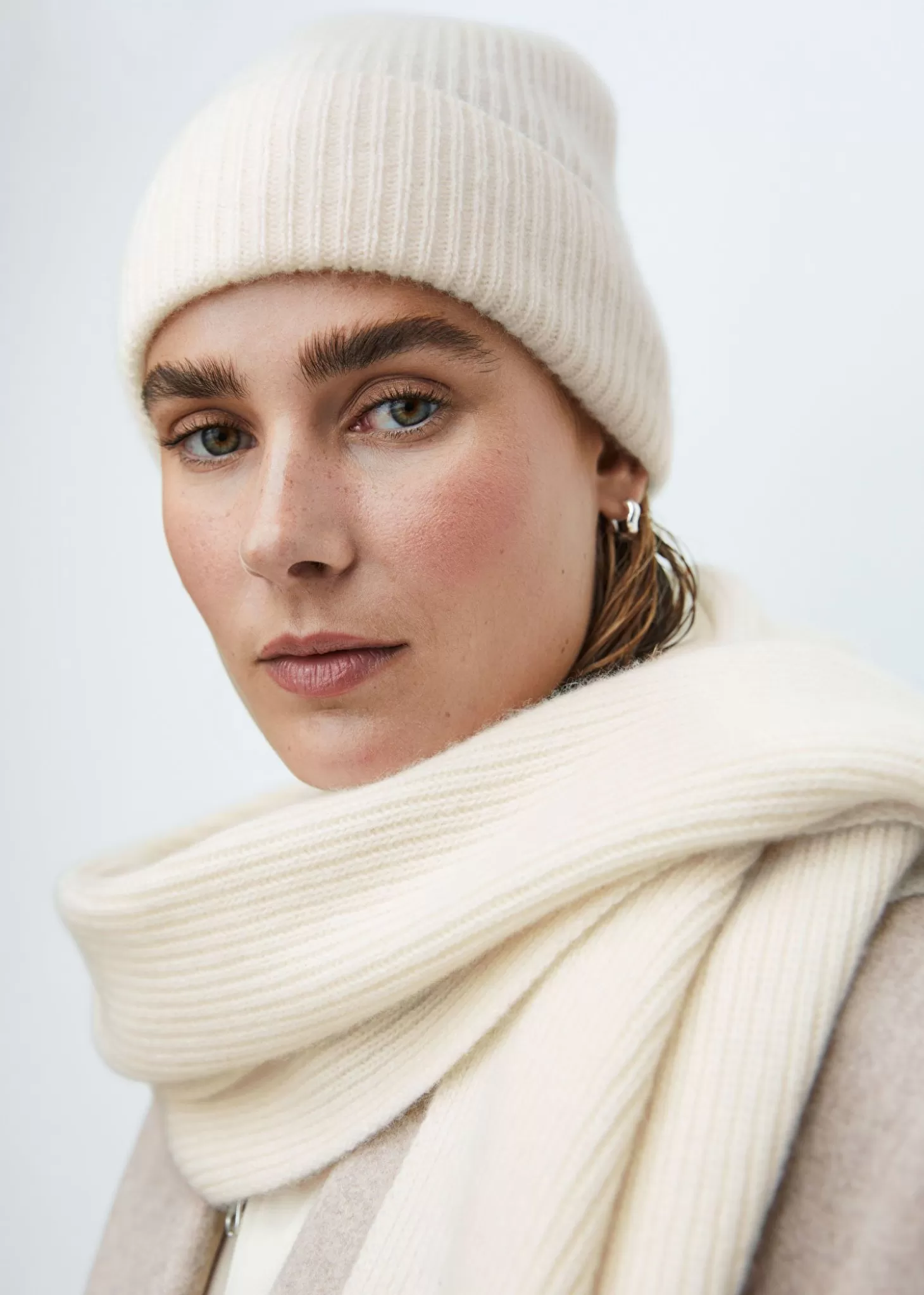 Matchende Sett*& Other Stories Cashmere Strikket Skjerf Krem