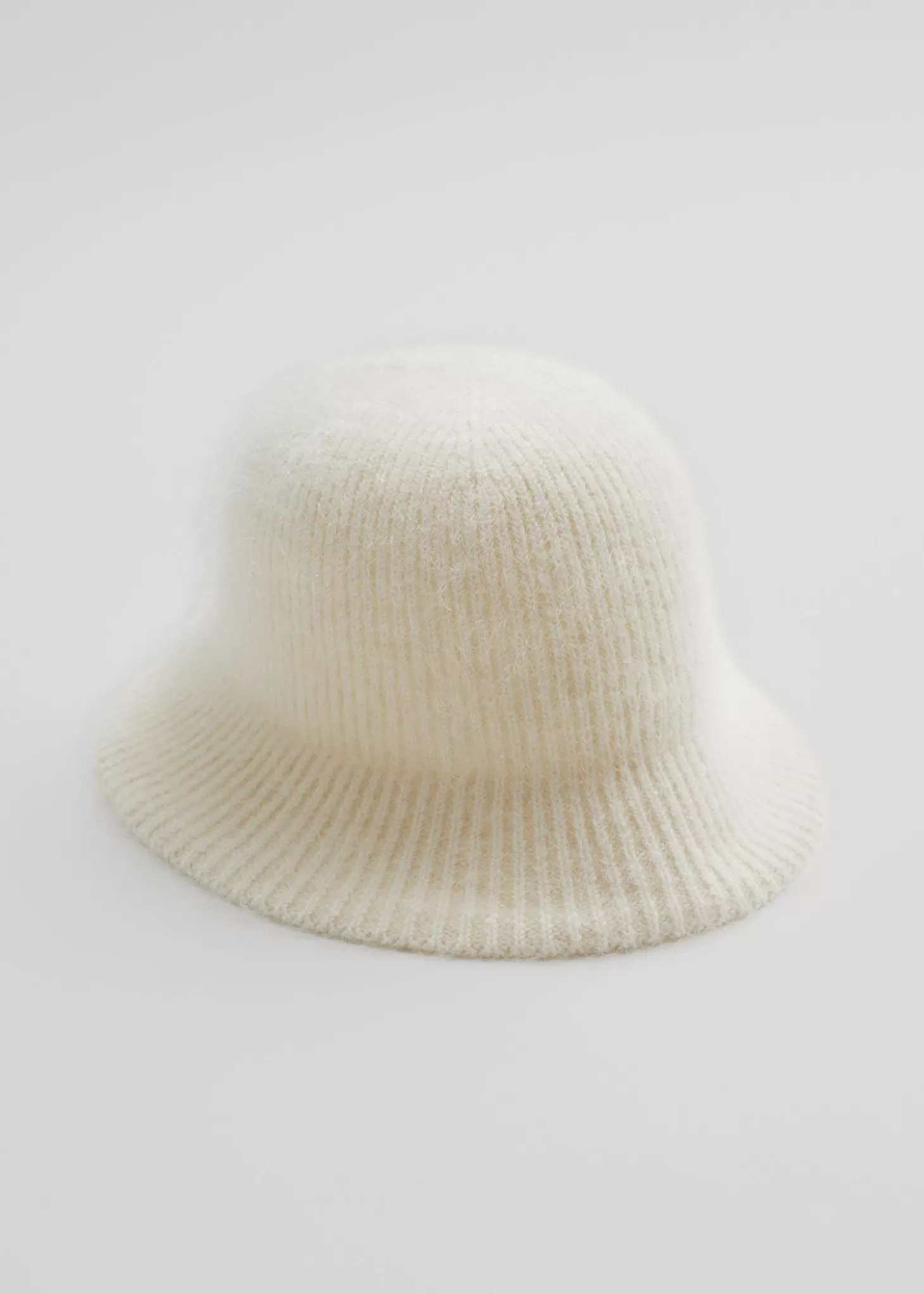 Hodeplagg*& Other Stories Fuzzy Bucket Hat Krem