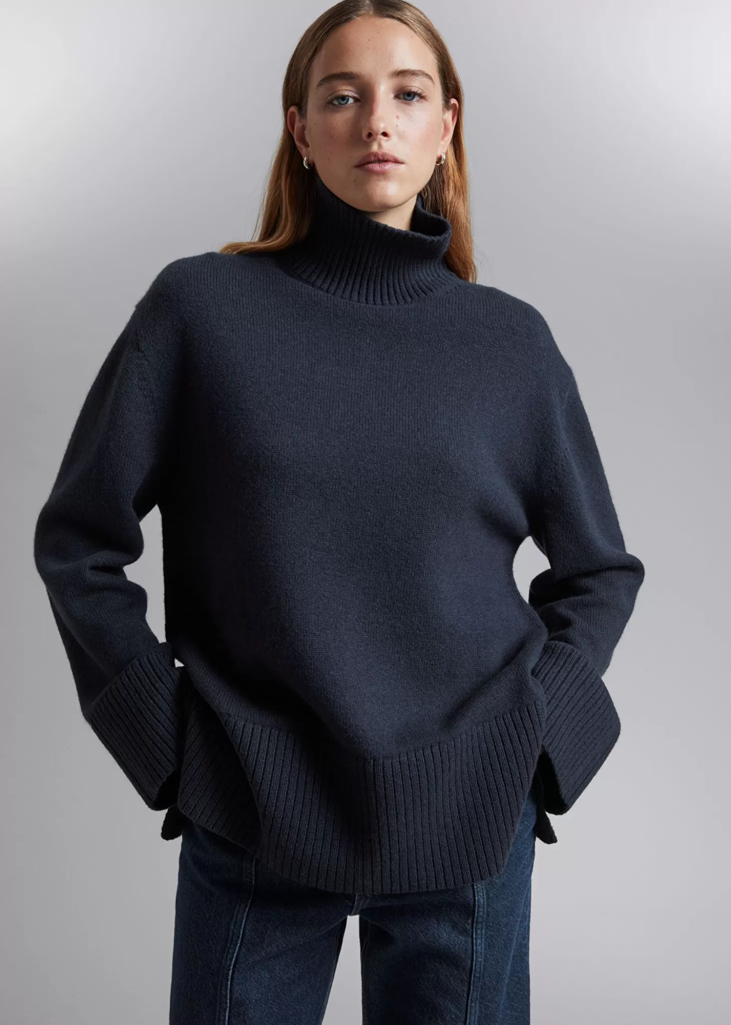 Strikkevarer*& Other Stories Oversized Turtleneck Merino Genser Marinen